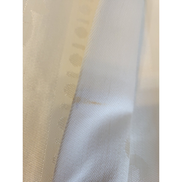 VTG White Damask Metallic Home Dining Tablecloth & Napkins 49.5"x48.5" & 12"x12" - Picture 13 of 13